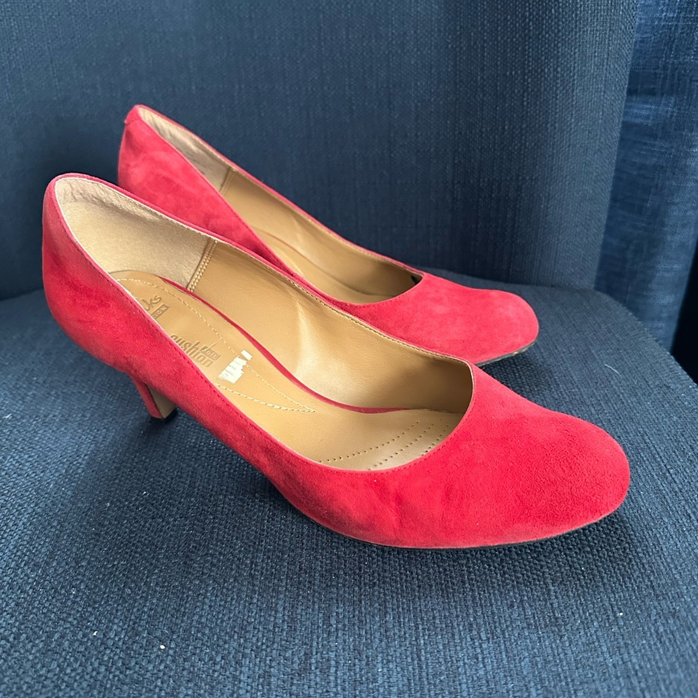 Clarks Red Faux Suede Pumps, Size 10 - Picture 8 of 9